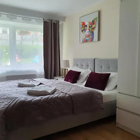 Проживання в сім'ї Mira Шклярська Поремба