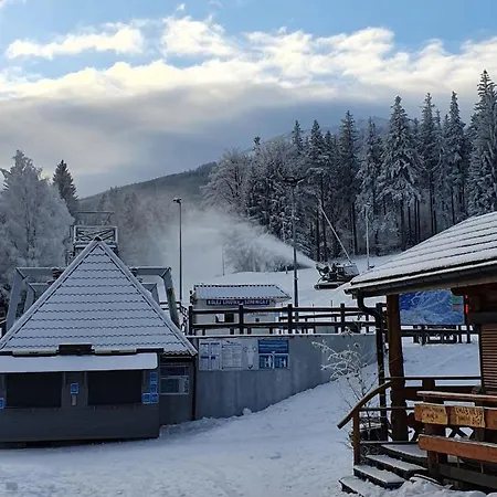 Mira Проживання в сім'ї Шклярська Поремба