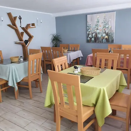 Mira Проживання в сім'ї Шклярська Поремба