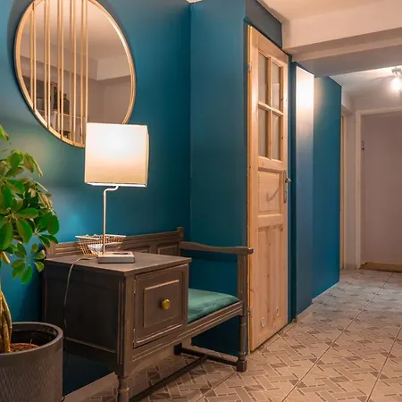 Проживание в семье Mira Шклярска-Поремба