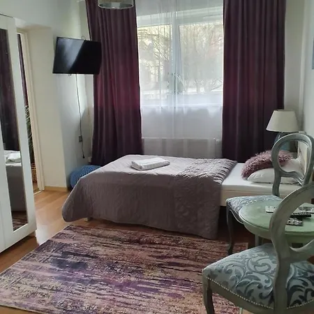 Mira Проживание в семье *